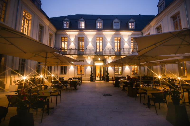 Le Castel D'Alti Hotel Bagneres-de-Luchon Exterior photo